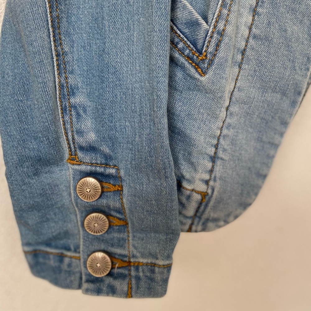 Carol Anderson by Invitation Small, light blue Jean fitted jacket.